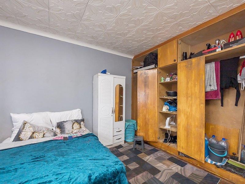 Spacious 3 Bedroom Apartment with Garage in Parow - Photo 4