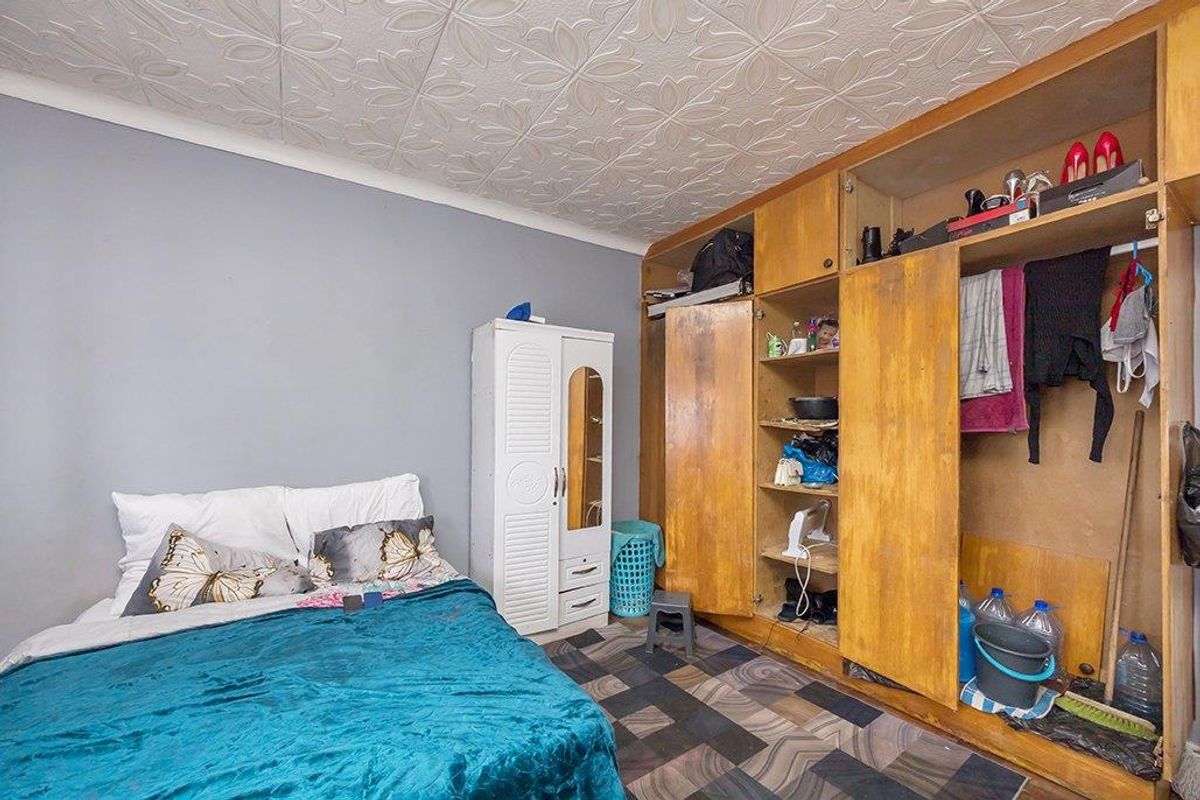 Spacious 3 Bedroom Apartment with Garage in Parow - Photo 4