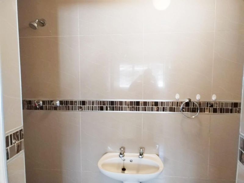 One Bedroom Apartment in Glenwood - Photo 7