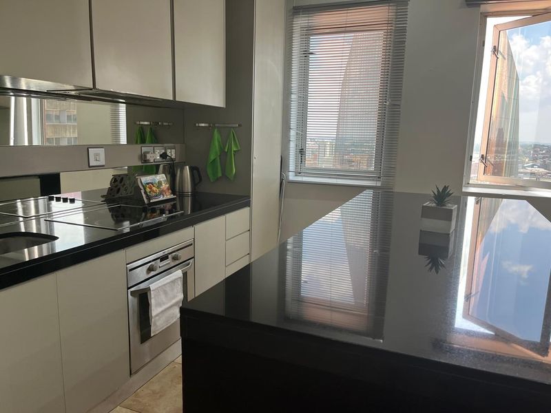 Premium 63m2 Studio Apartment for Sale at The Franklin currently AirBnB that makes up to R26k pm - Photo 8