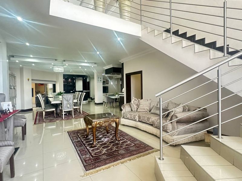 6 Bedroom plus Staff room - Furniture optional - Photo 5