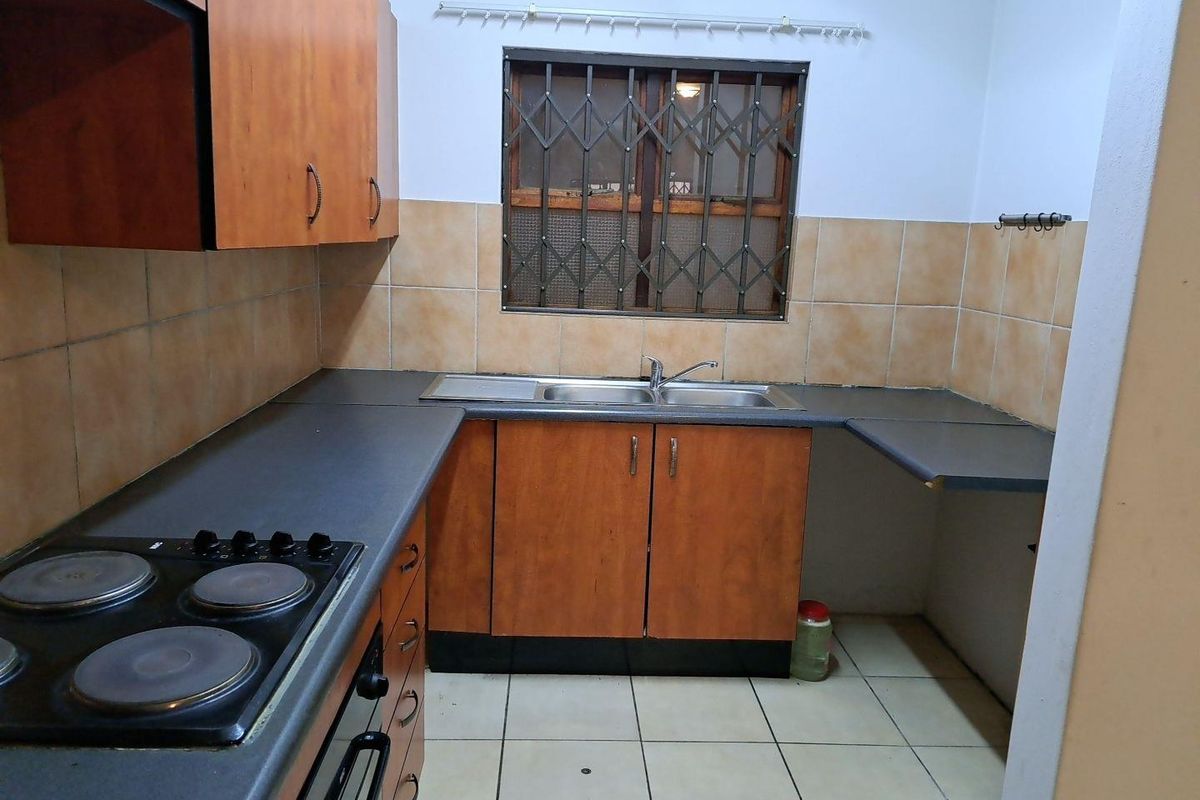 2 Bed 2 Bath Ground Floor at reduced price - Photo 3