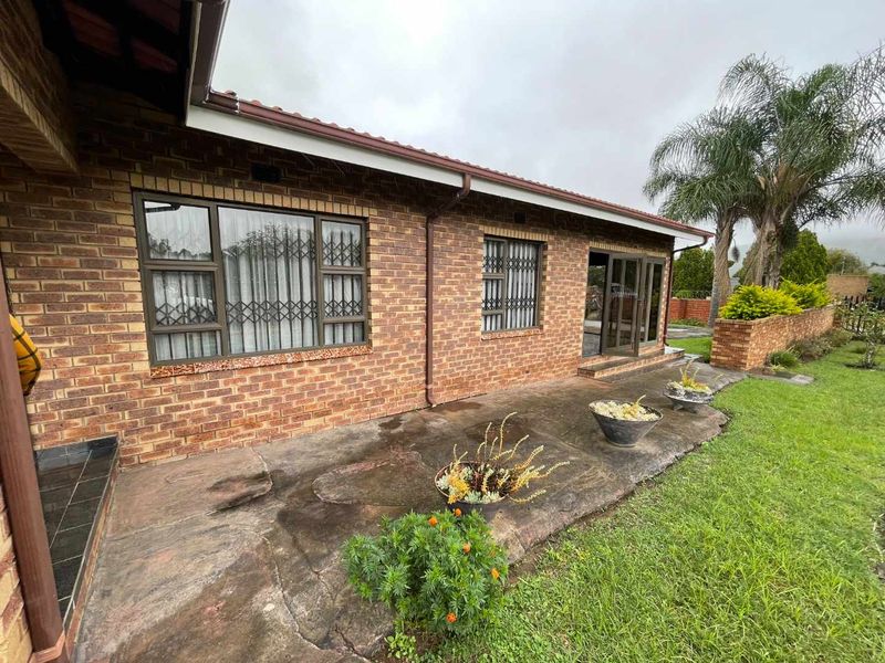 Beautiful Family Home for Sale - Photo 6