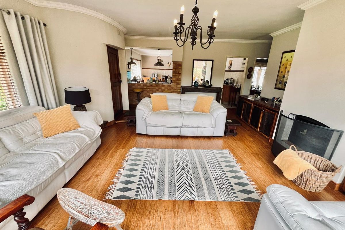 A jewel of a house in Boksburg South, located in a quiet area with no pedestrian traffic - Photo 5