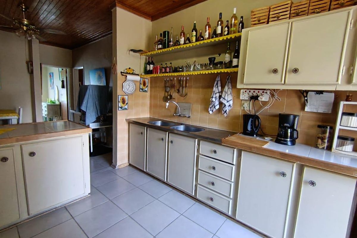 Modern Comfort Awaits: Stunning Townhouse in Pellissie - Photo 4