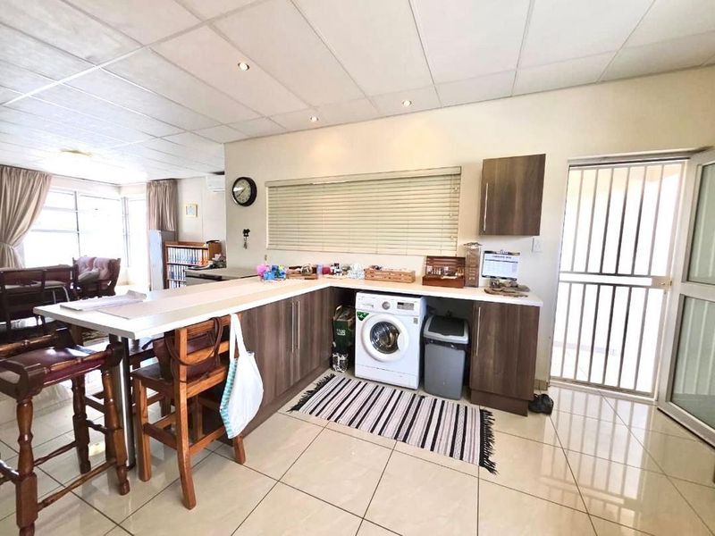 2 Bedroom Apartment For Sale - Photo 5