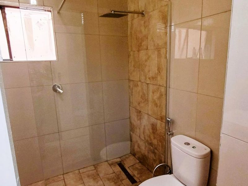 Classic Charm Meets Modern Living – Renovated 1-Bedroom Victory Park Cottage - Photo 10