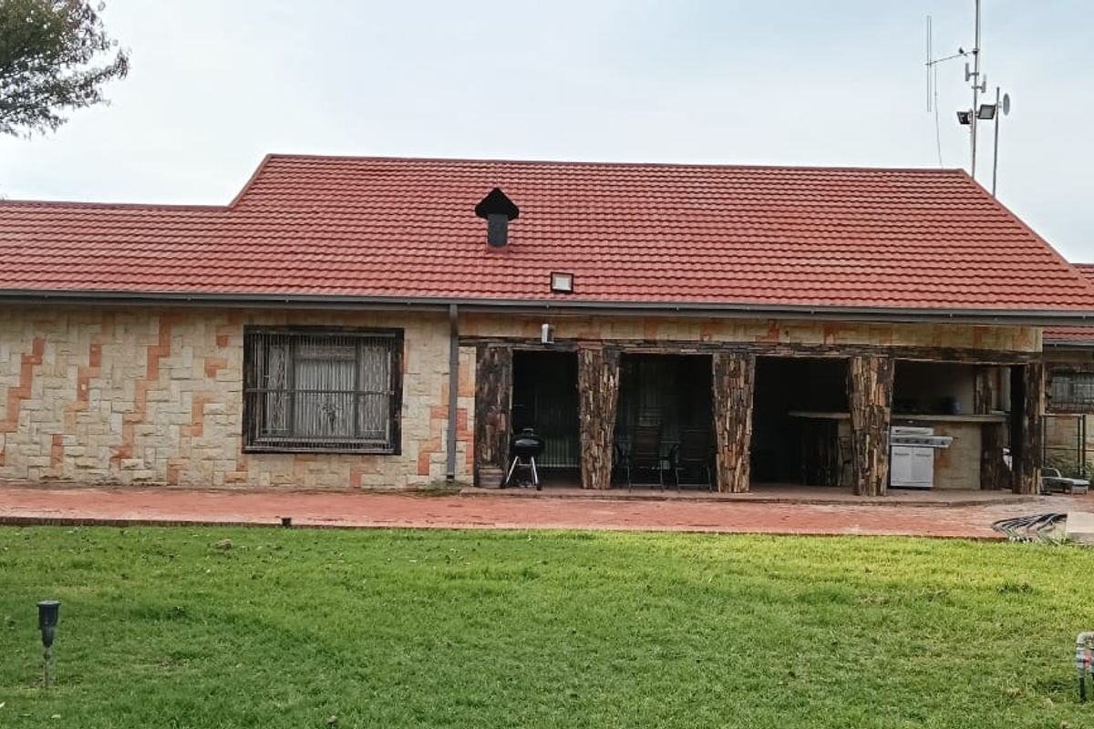 TOTALY OFF GRIDD SMALL FARM. RENTAL INCOME.  ENDLESS POTENTIAL. - Photo 2