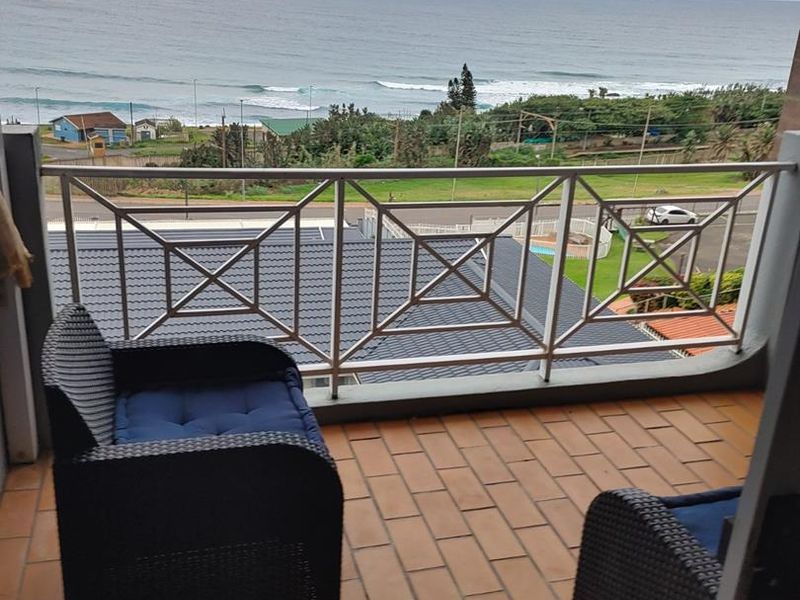 Prime Coastal Investment – Penthouse Living Opposite Scottburgh Main Beach - Photo 3