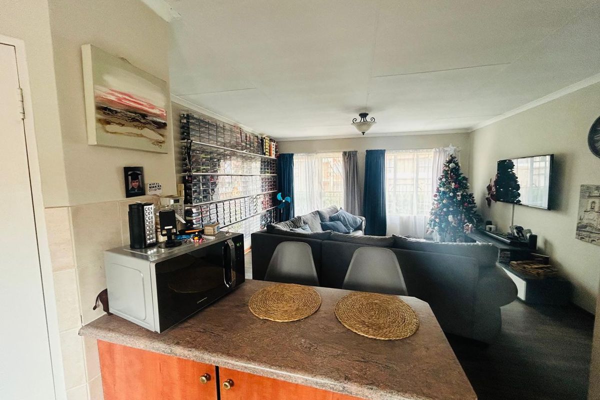 EXCLUSIVE - PET FRIENDLY - Photo 4