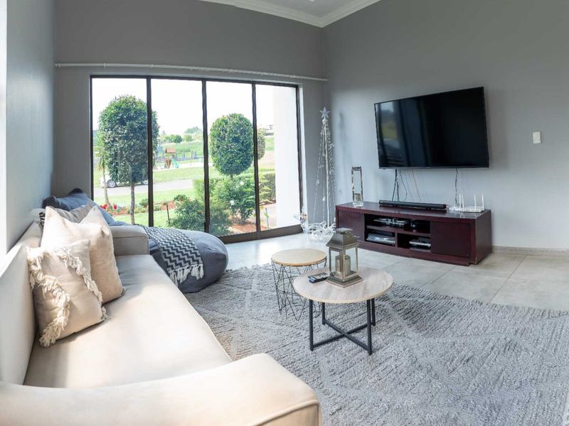 Stylish & Spacious. Your Family's Perfect Retreat - Photo 7