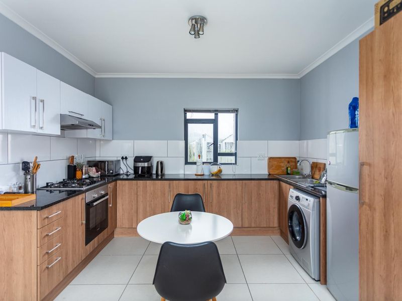 Blissful 2 Bedroom Apartment For Sale In Burgundy Estate - Photo 2