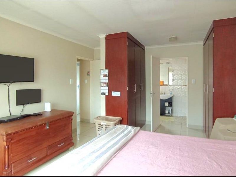 Comfortable Living - Photo 7