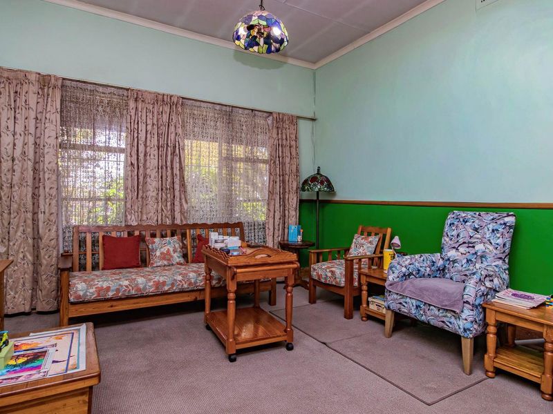 Elegant Home with Income-Generating Flats! - Photo 7
