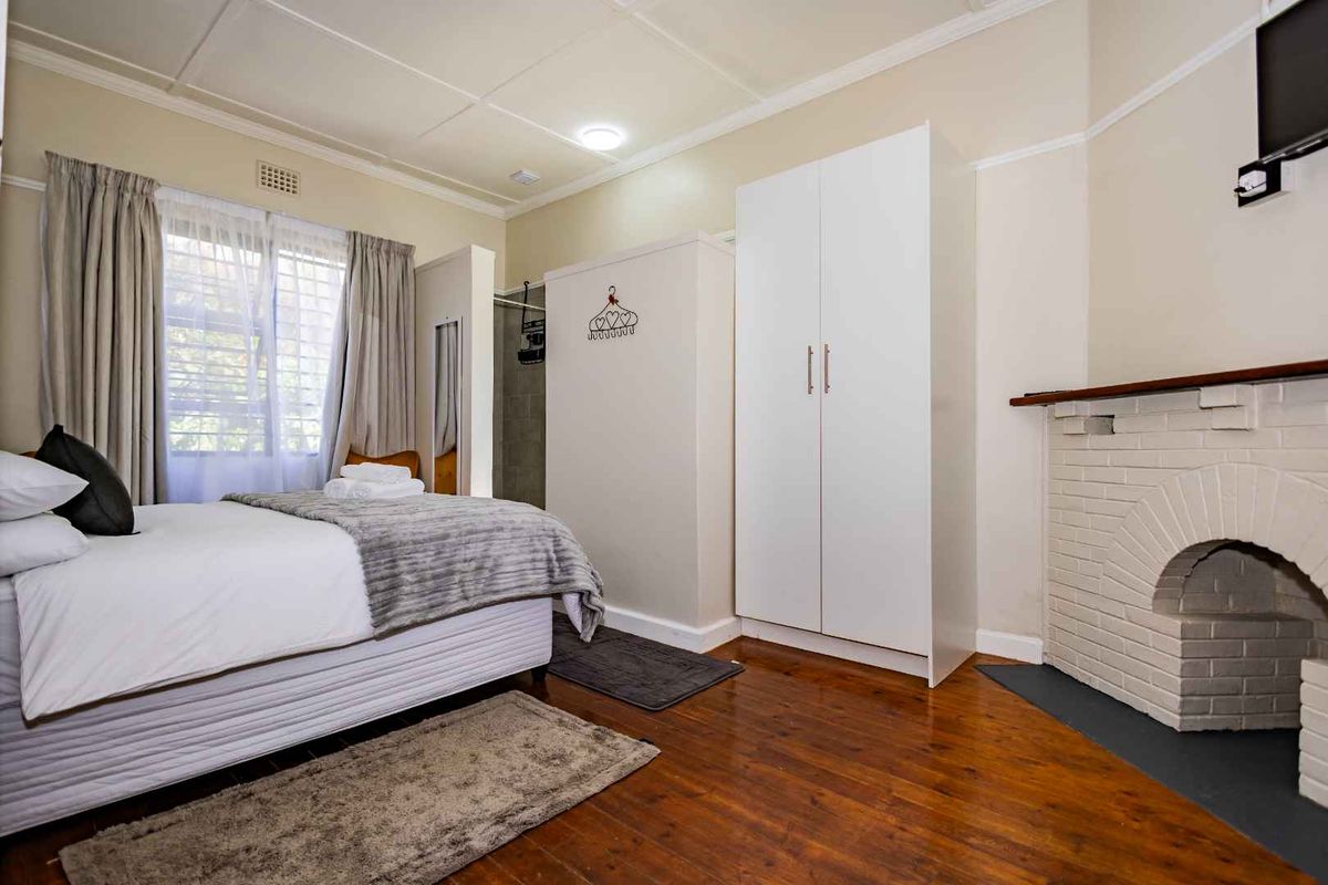 Urban Oaks Guest House - Photo 3