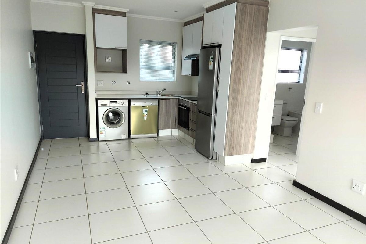Stunning 1 Bedroom Apartment - Photo 4