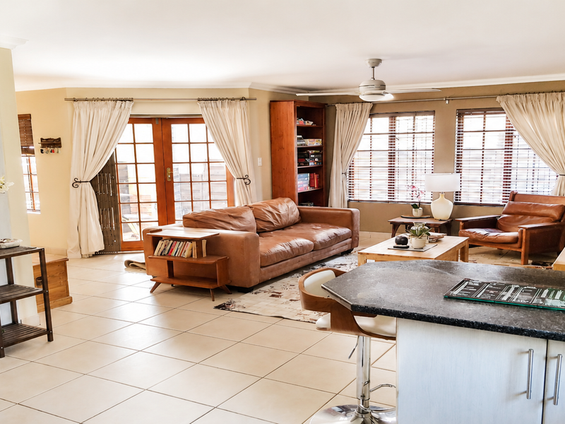 CHARMING 3 BEDROOM TOWNHOUSE FOR SALE IN A SECURE ESTATE – EQUESTRIA - Photo 3