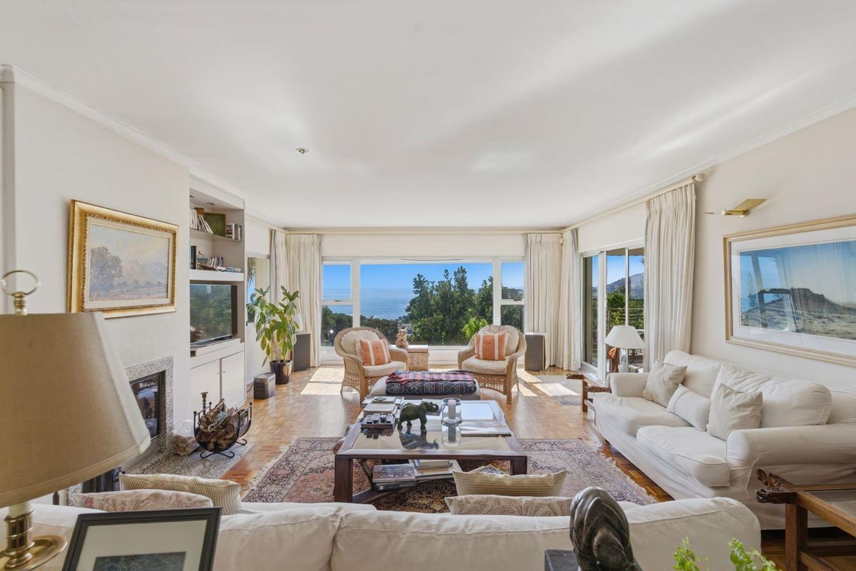A Camps Bay home with seamless views to add your own touch to - Photo 2