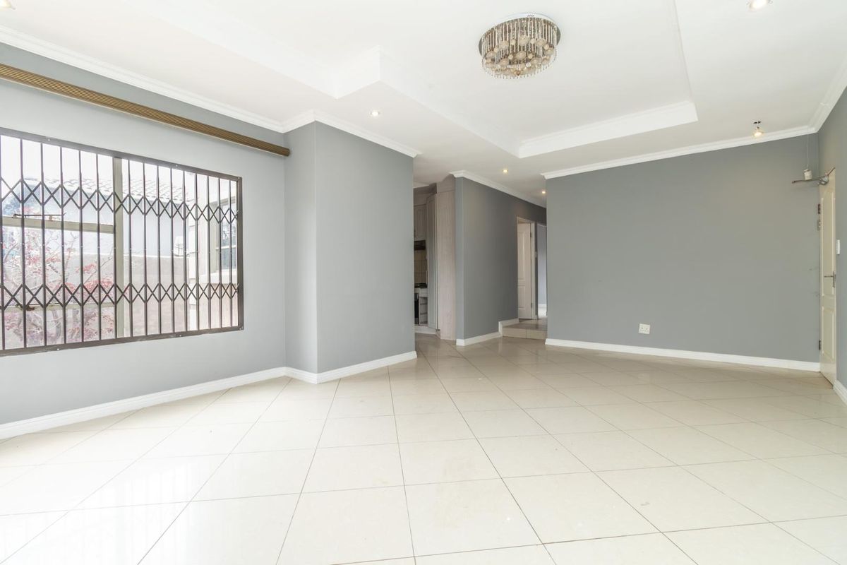 3 Bedroom House for Sale in  Cosmo City - Photo 5