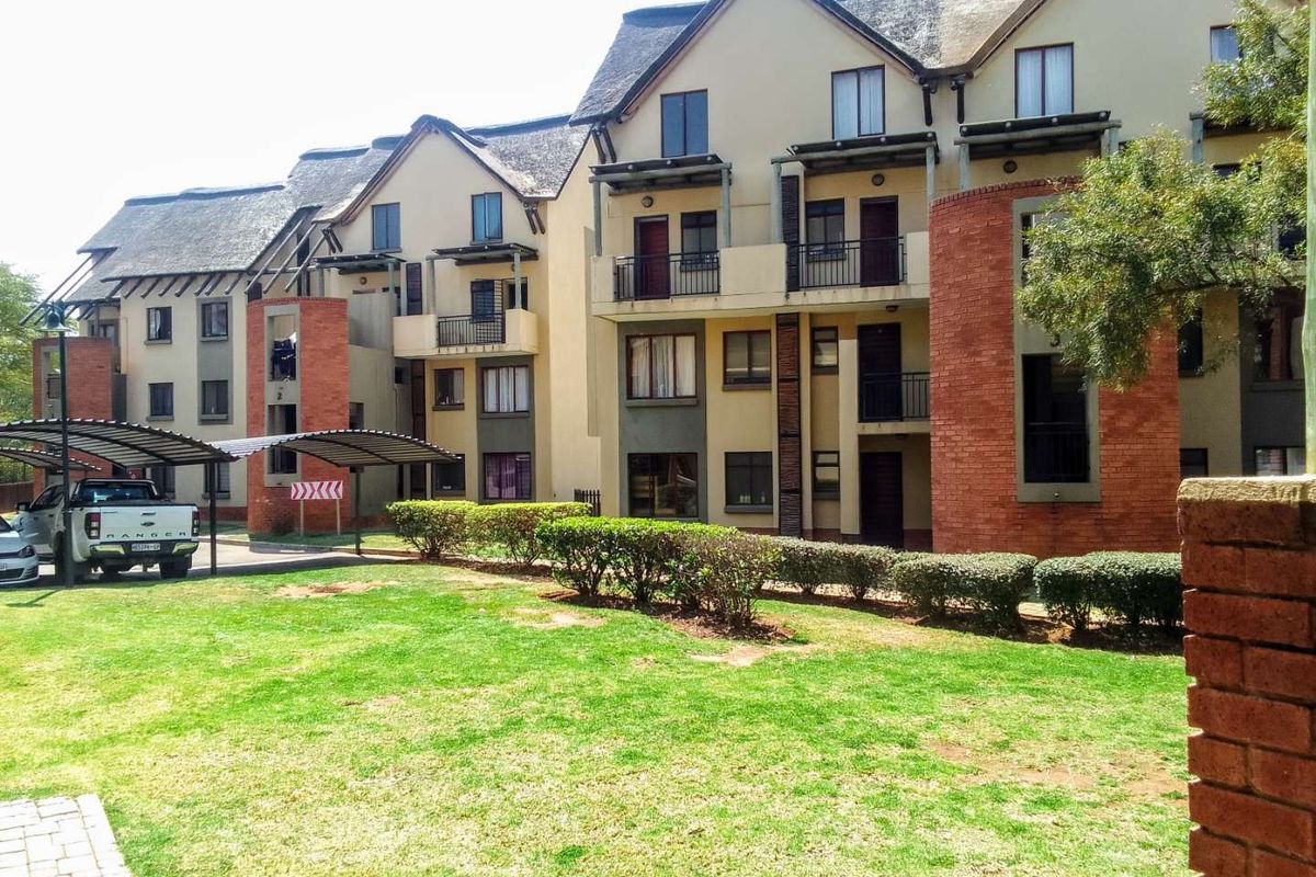 Enjoy peace of mind with 24-hour security - Photo 3