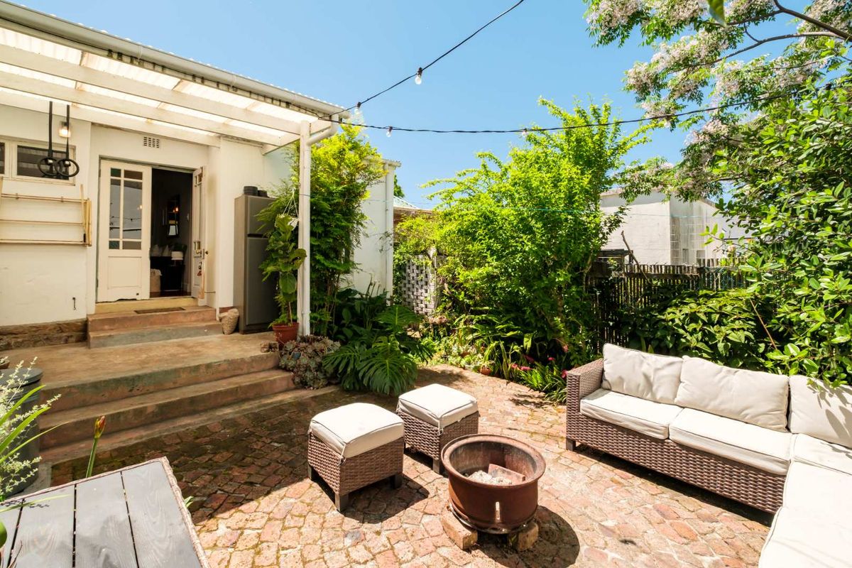 Dual-Living Duo! - Photo 3