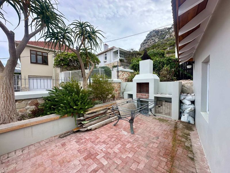 The Ultimate Kalk Bay Canvas: Dual-Living with Endless Potential - Photo 4