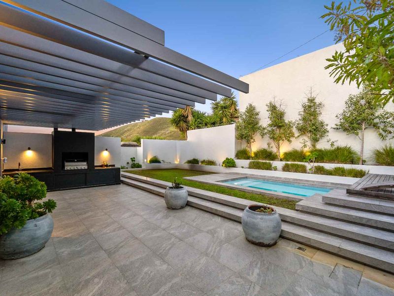 Premium Corner Position | Luxury Family Home - Photo 2