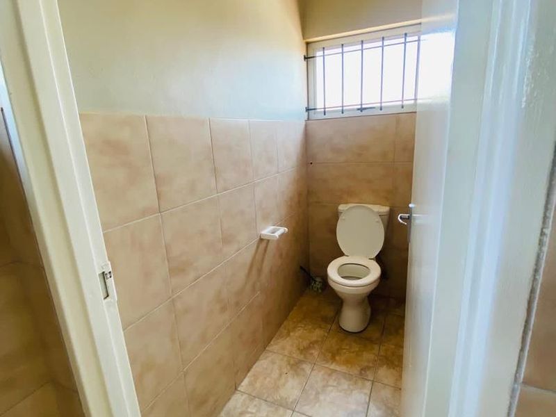 Warehouse+Office For Sale In Katutura Industrial - Photo 5