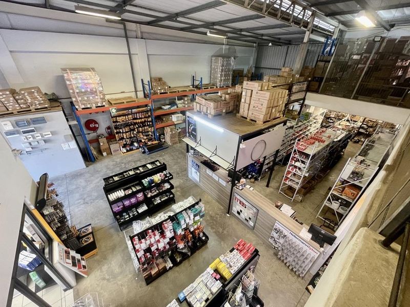 Hendra - Versatile Mixed-Use Commercial Unit in Prime Umhlanga New Town - Photo 7