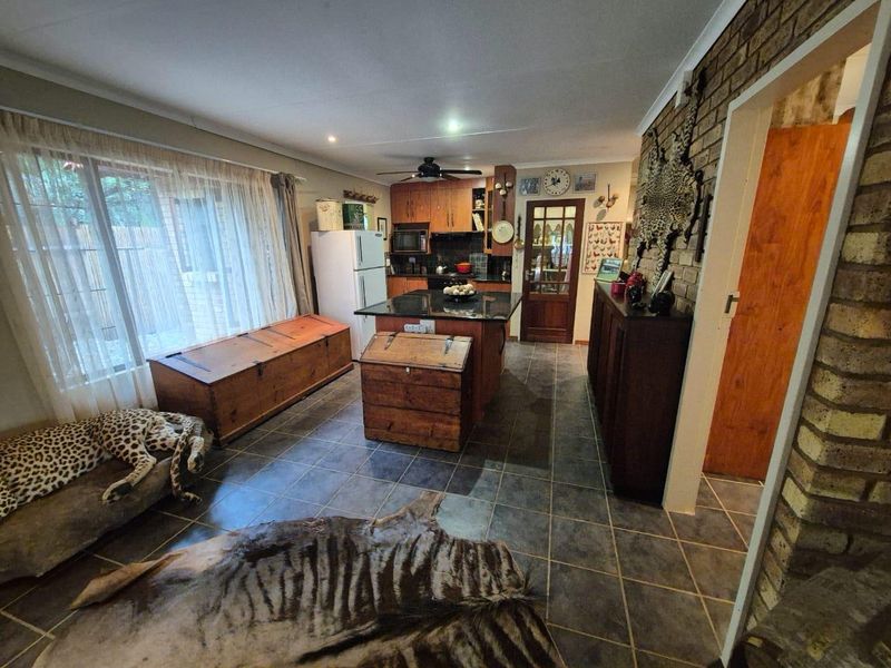 Embrace Tranquility: 3-Bed Retreat Near Nature Reserve - Photo 8