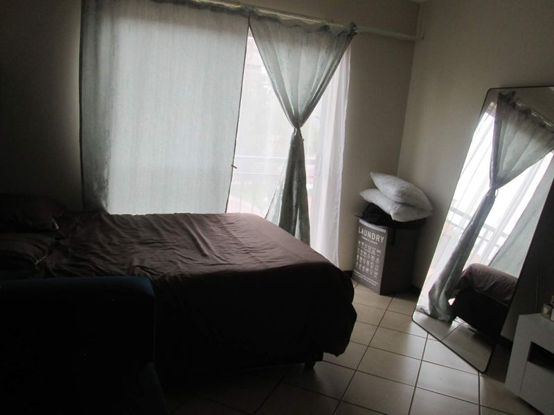 A VERY BEAUTIFUL NEAT AND CLEAN BACHELOR APARTMENT FOR SALE IN WONDERPARK ESTATE  BARGAIN - Photo 9