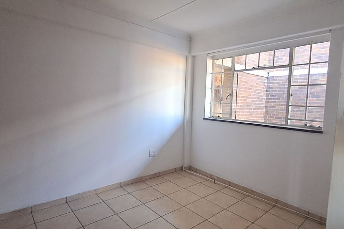 Modern Comfort Meets Versatile Living in New Redruth - Photo 4