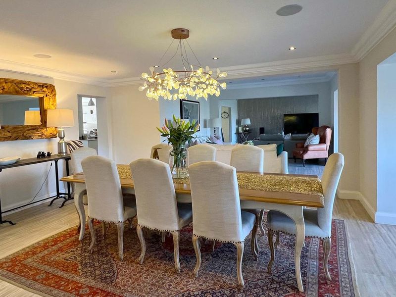 Magnificent Six-Bedroom Family Residence with Sea Views – Durban North - Photo 9