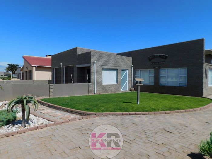 Property #2561512, House For Sale in Henties Bay Central