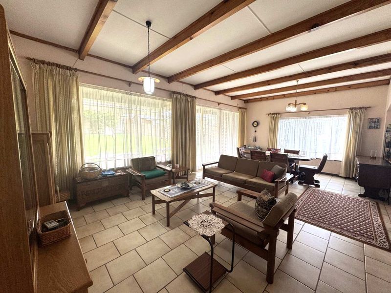 3 BEDROOM HOUSE FOR SALE IN CONSTANTIA PARK - Photo 10