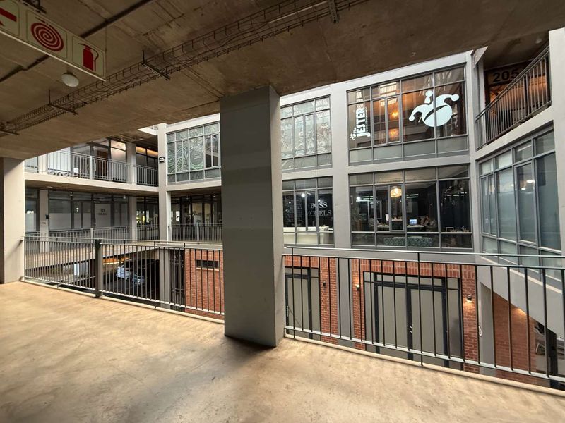 Office Space To Let - Immediately Available - Photo 4