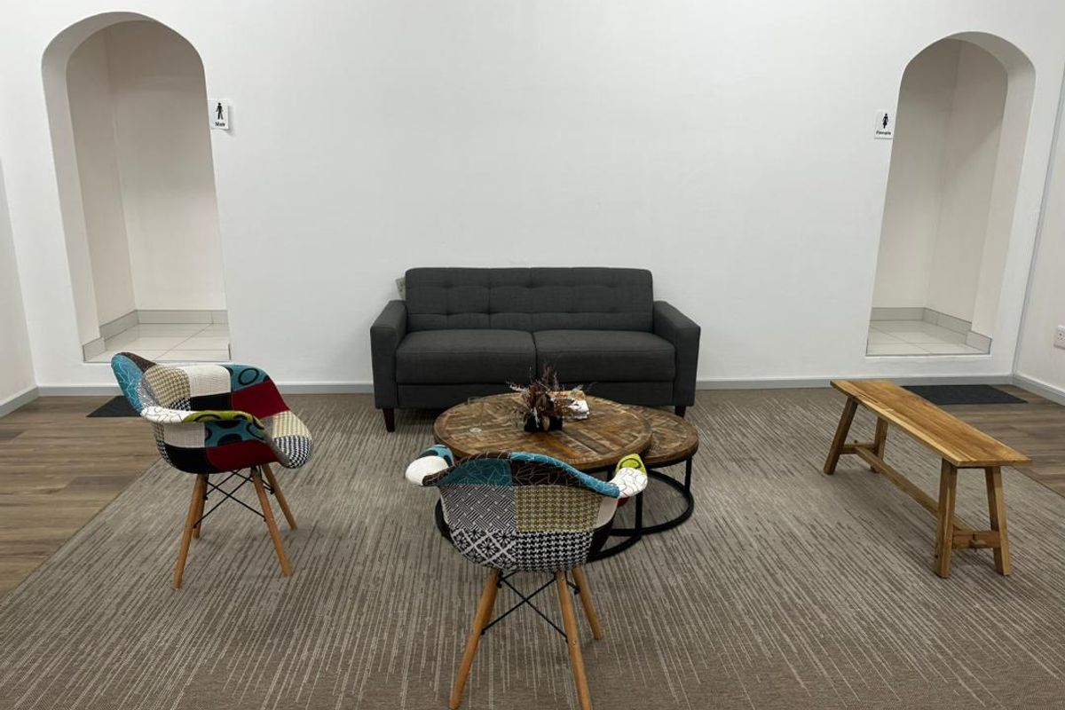 Commercial Offices & Communal Area - Photo 5