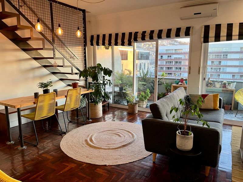 3 bedroom Apartment in SEA POINT - Photo 2