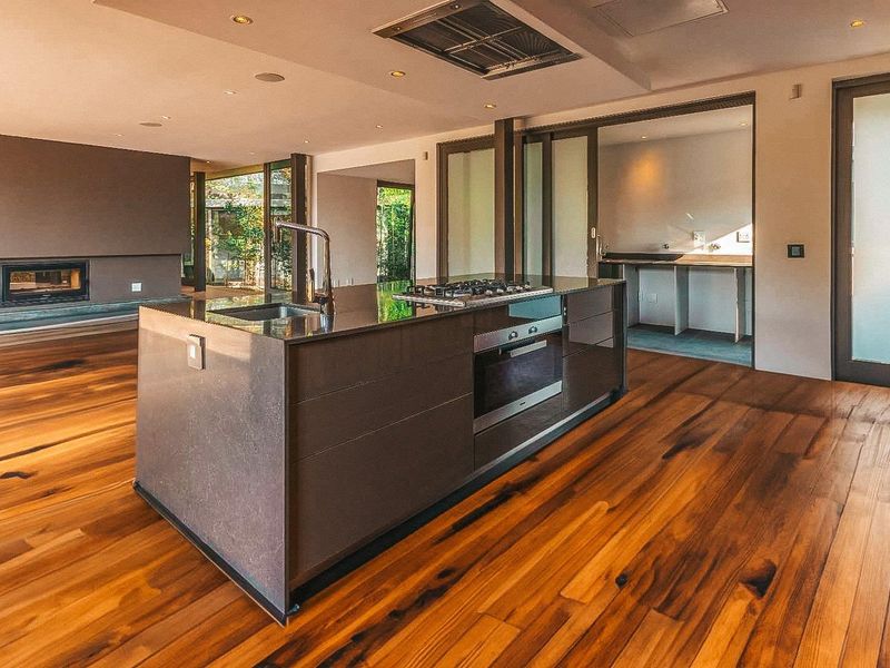 Elegance Redefined: Your Modern Oasis Amidst Nature's Embrace - Photo 6