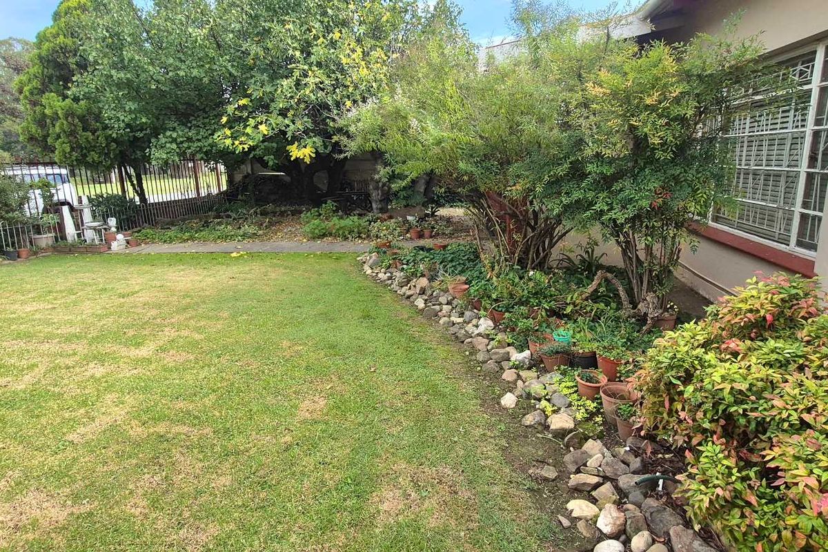 Charming Family Home in Senekal with Flatlet - Photo 4