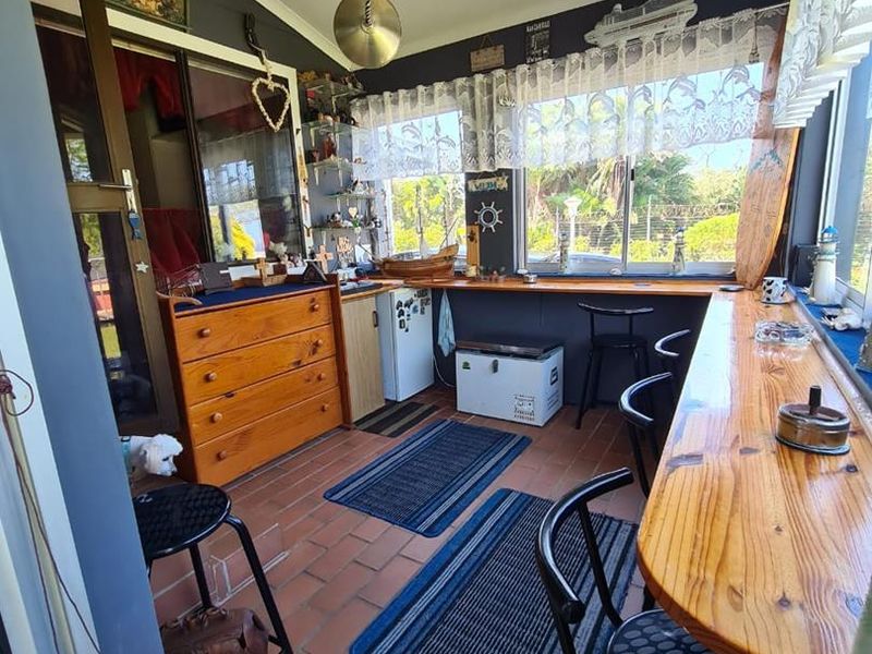 Furnished 2 bedroom 2 bathroom Pet friendly unit in a sought after village - Photo 9