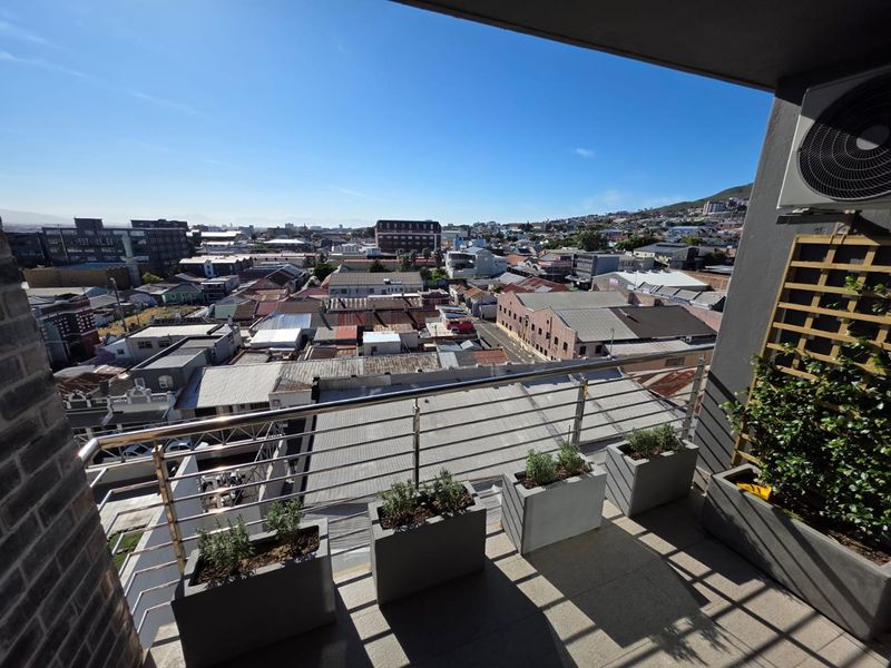 One Bed with Sea Views in Woodstock Quarter - Photo 10