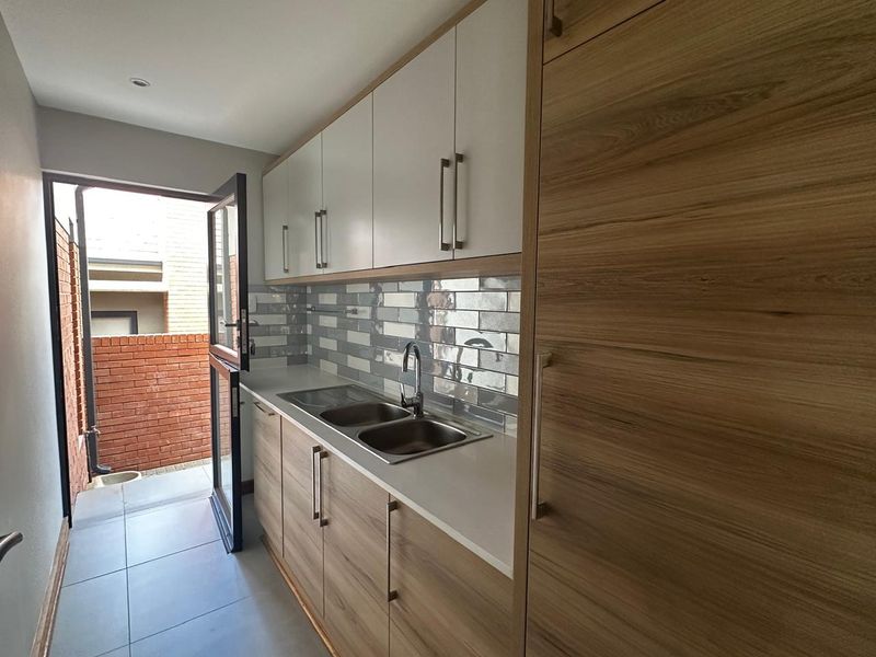 Experience Modern Retirement Living - No Transfer Fees! - Photo 4