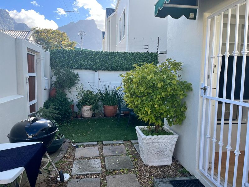 2 bedroomed home with secure parking - Photo 3