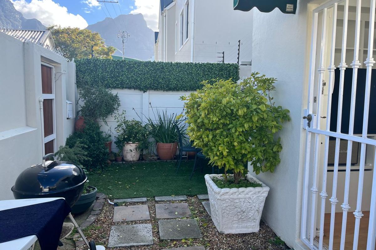 2 bedroomed home with secure parking - Photo 3