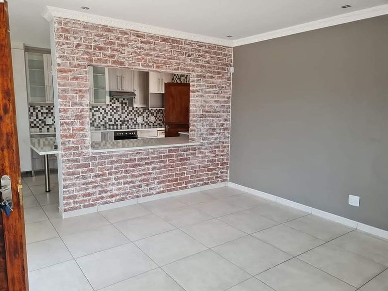 Step into this beautiful maintained and very neat family home, perfectly located in Extension 6, Okahandja. - Photo 2