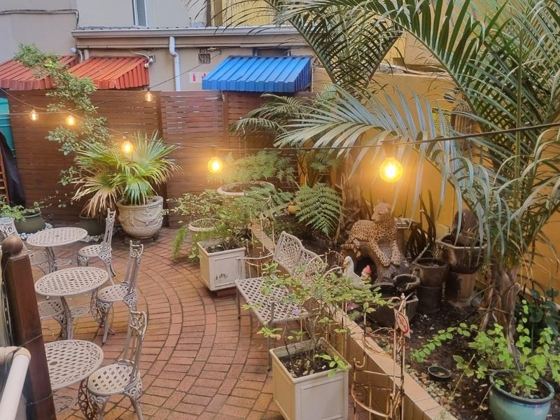 Located in South Beach on the famous "Golden Mile" Marlborough Court on Marine Parade. - Photo 3