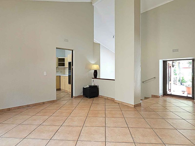Sandton 3 bedroom Townhouse with Private Garden and Private Swimming Pool - Photo 8