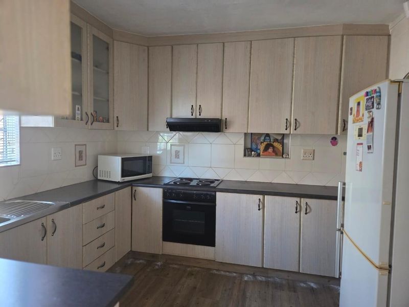5 Bedroom House for sale in Moorton - Photo 9