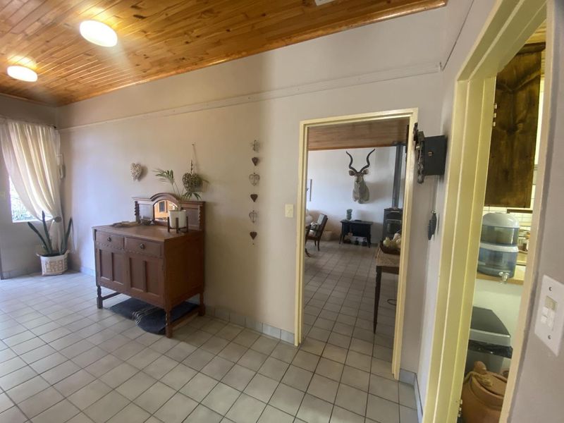 Walking distance from SA Embassy in Klein Windhoek. Live + earn in one! - Photo 6